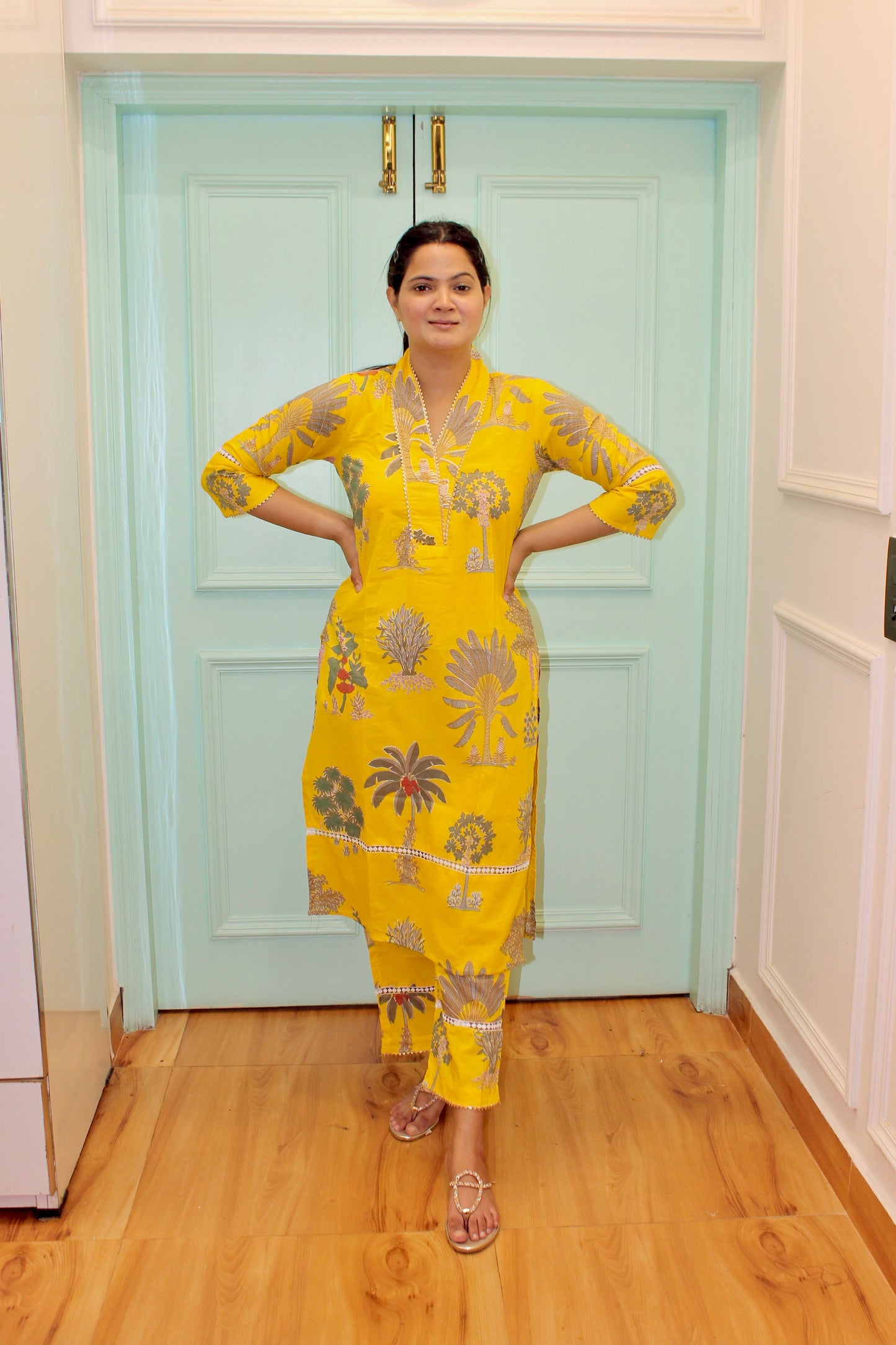 Forest V neck yellow cord