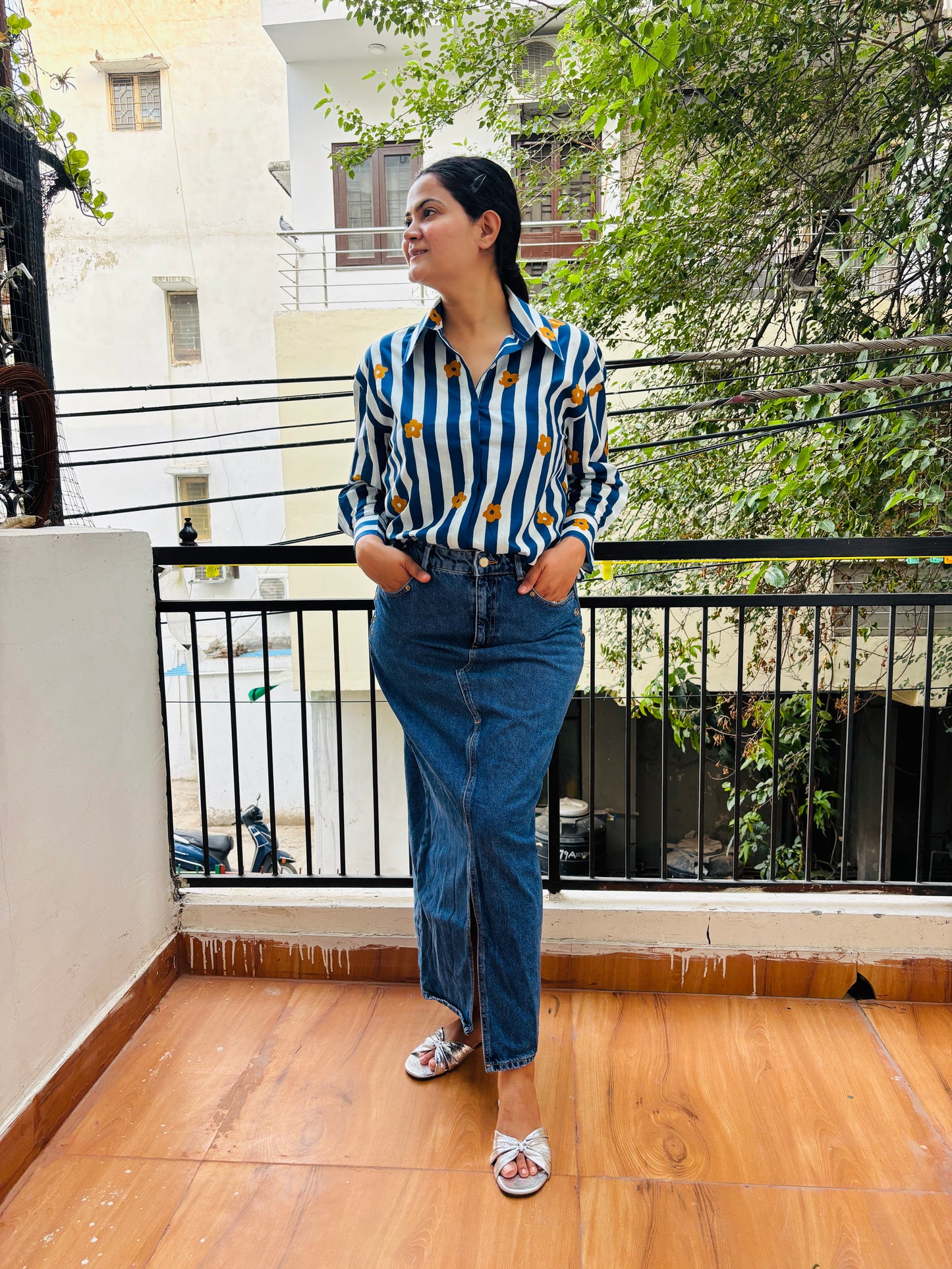 BLUE STRIPE FLOWER SHIRT