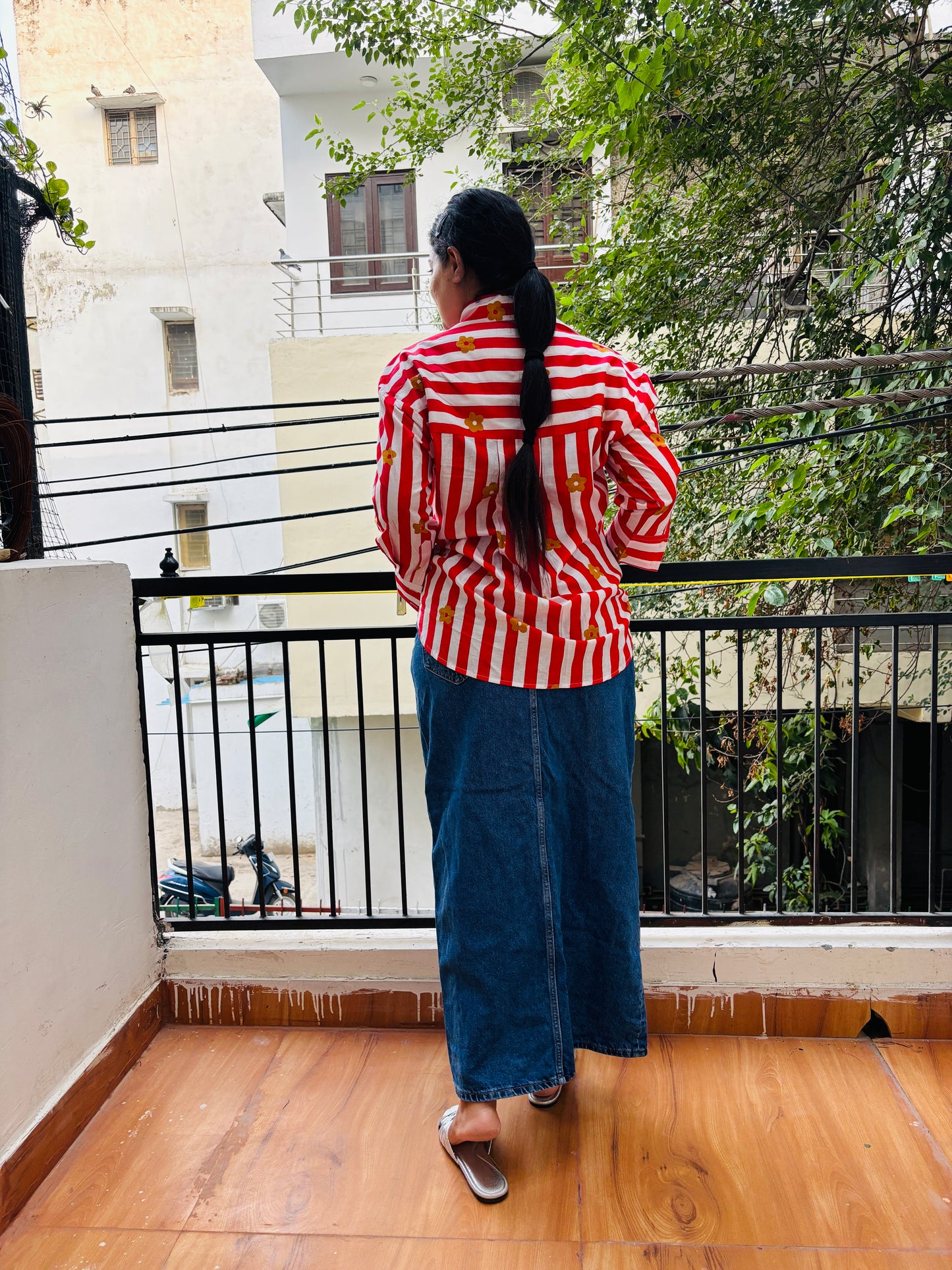 RED STRIPE FLOWER SHIRT